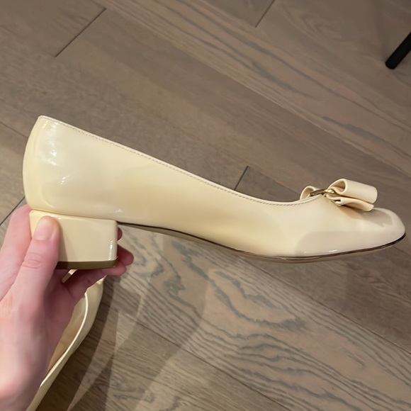 Salvatore Ferragamo Vera Pumps 6.5 women’s in macaron - Picture 5 of 9